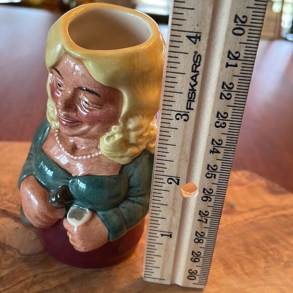 Royal Doulton Doultonville Collection "Betty Bitters" Barmaid Mug - Picture 8 of 9